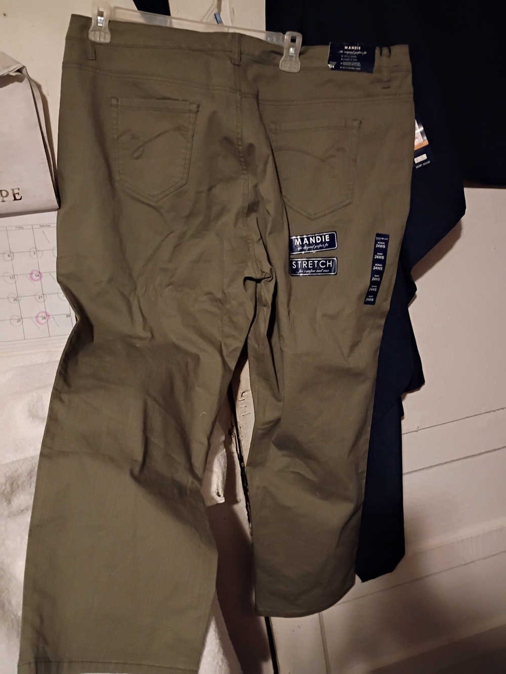 Bandolino Women’s Olive Green Boyfriend Jeans - Picture 5 of 6